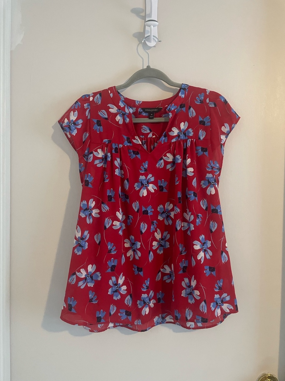 Banana Republic Red Floral Blouse M
